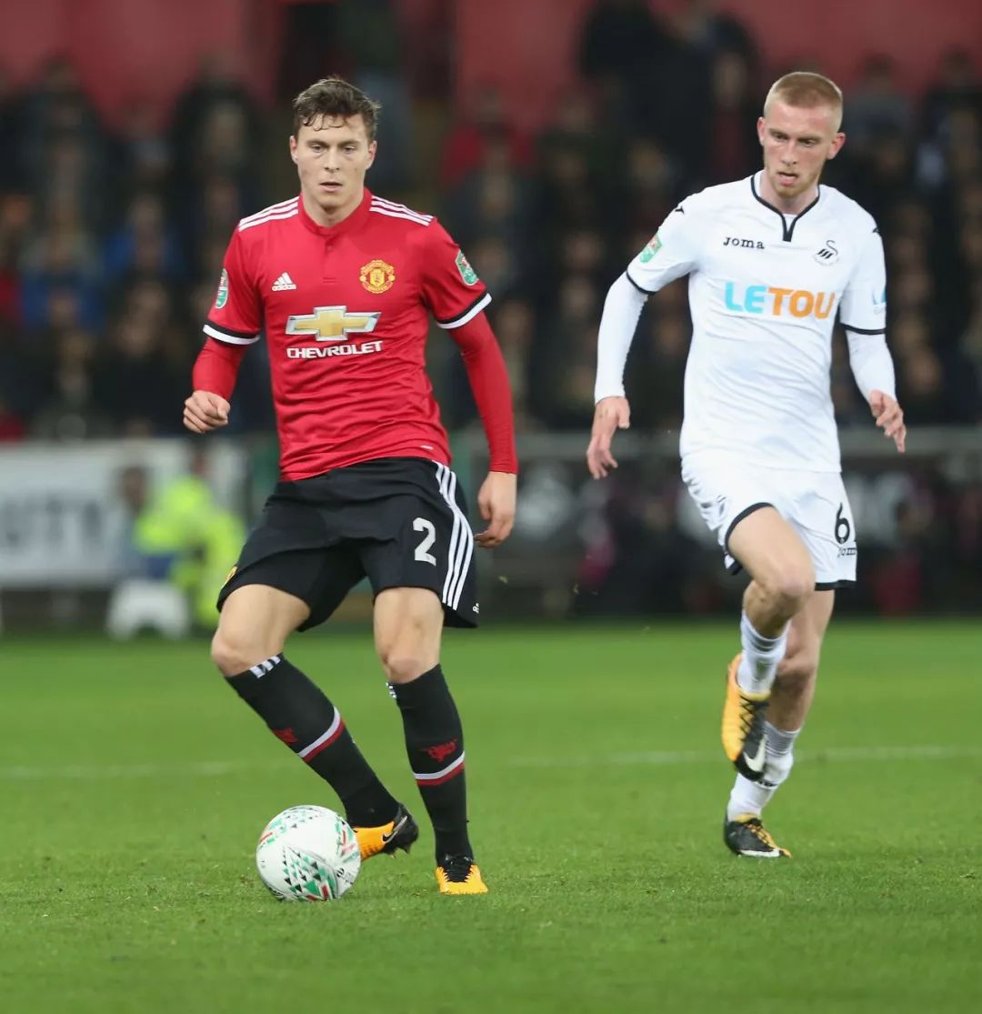 帮助她们在 帮助她们在